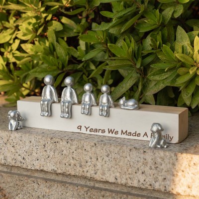 Personalised 9 Years We Made A Family Sculpture Figurines 9th Anniversary Gift For Grandma Wife Mum Her